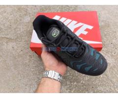 Nike patike Air Max Plus TN Drift Black Volt